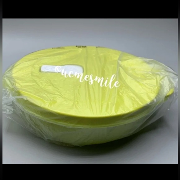 Tupperware CrystalWave Round Divided Container Set - Picture 6 of 6